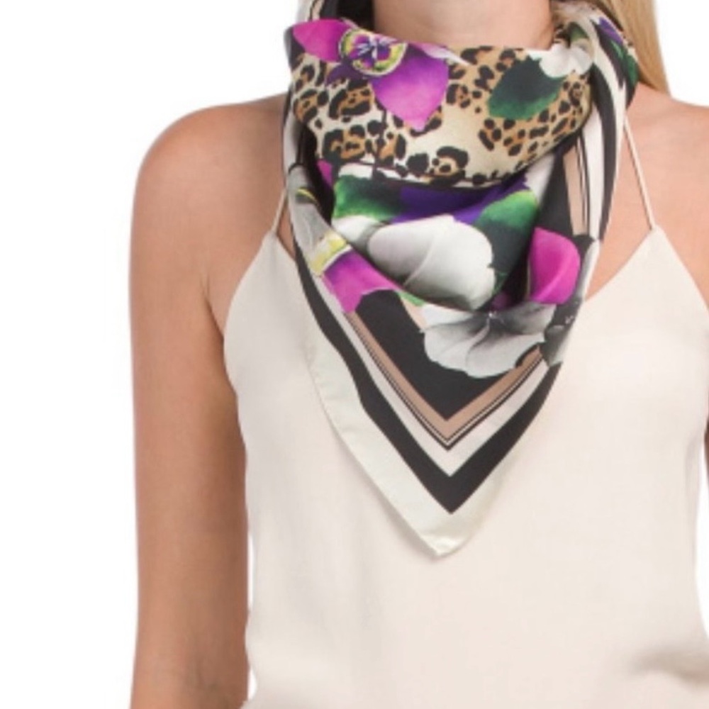Roberto Cavalli Vibrant Purple and Leopard Print Scarf - Picture 2 of 5